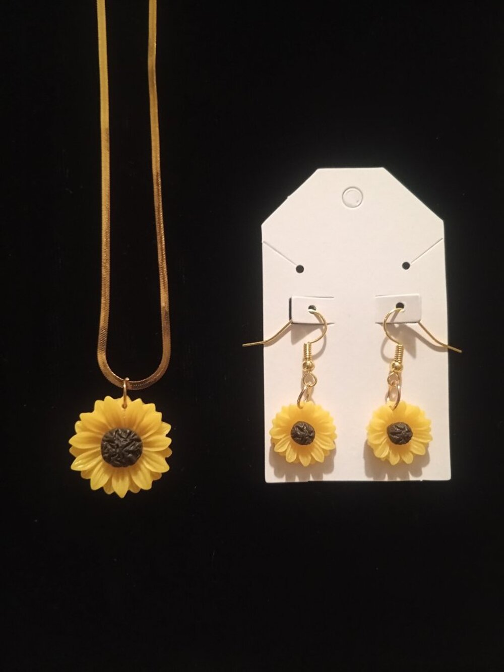 18 Kt. Gold-Plated Necklace w/ Sunflower Pendant & Matching Earrings - NWOT